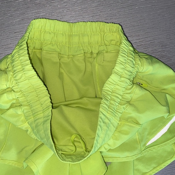 Lululemon hotty hot shorts - Picture 3 of 7